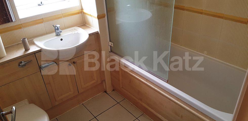 			NEW INSTRUCTION (Includes water rates and gated parking space), 2 Bedroom, 1 bath, 1 reception Apartment			 Old Bellgate Place, Isle of Dogs